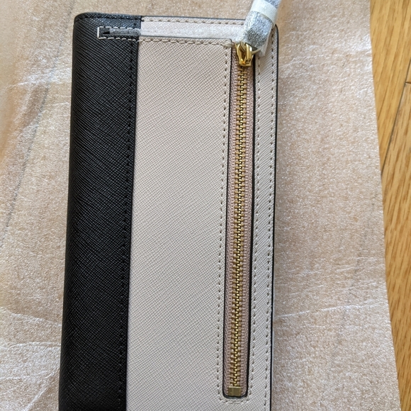Kate Spade Bi-Fold Two Tone Nude/ Black Wallet - Picture 5 of 5